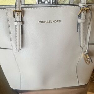 Michael Kors Blush Charlotte Large Saffiano Leather Top-Zip Tote Bag
